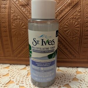 St. Ives BHA Exfoliating Toner